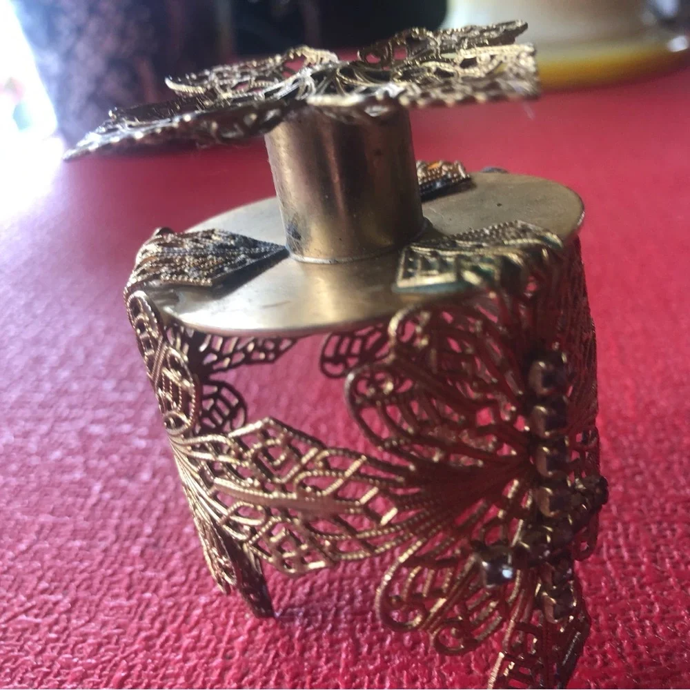⭐️VINTAGE Gold Filigree makeup holder 3” ✨